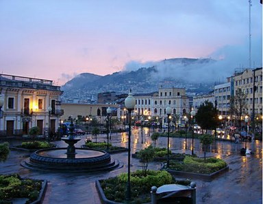 Quito - Plaza.jpg
